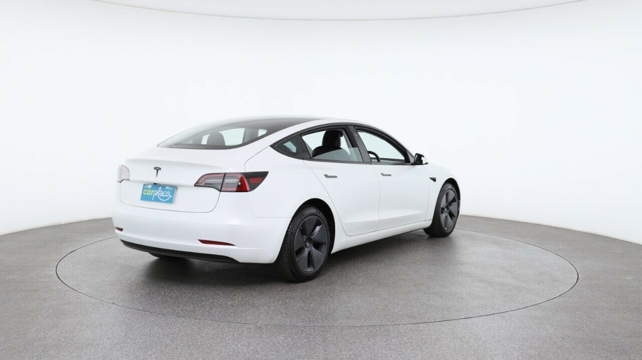 Tesla Model 3 image 4