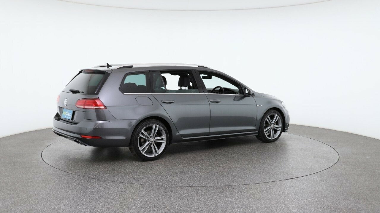 Volkswagen Golf image 4