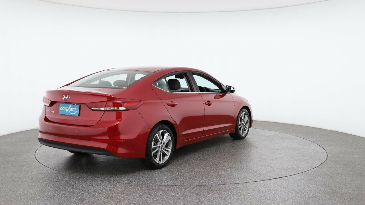 Hyundai Elantra image 4