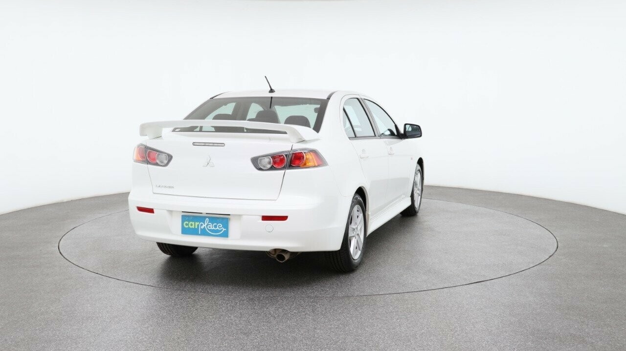 Mitsubishi Lancer image 3