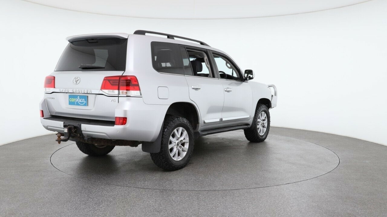 Toyota Landcruiser image 4