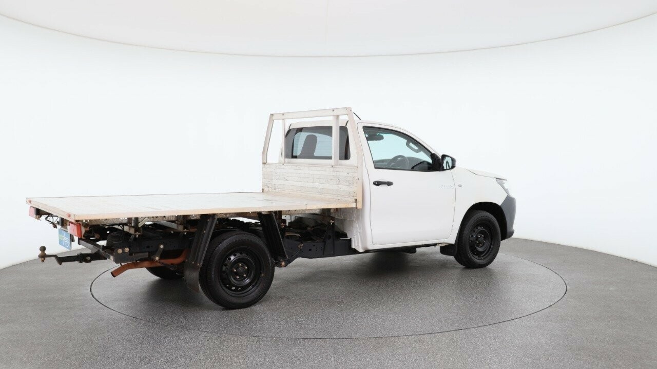 Toyota Hilux image 4