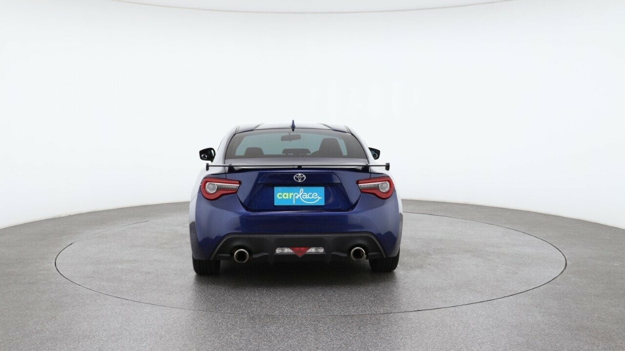 Toyota 86 image 2