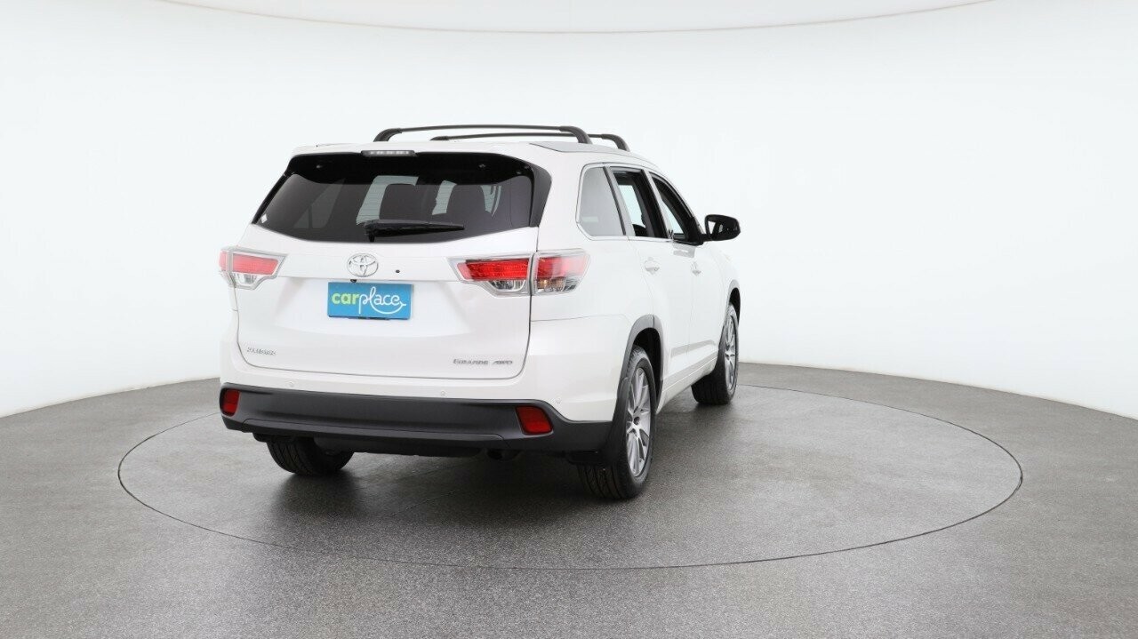 Toyota Kluger image 3