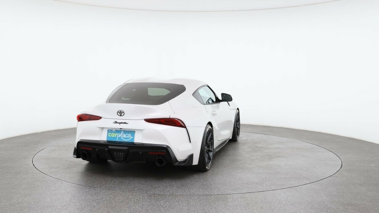 Toyota Supra image 3