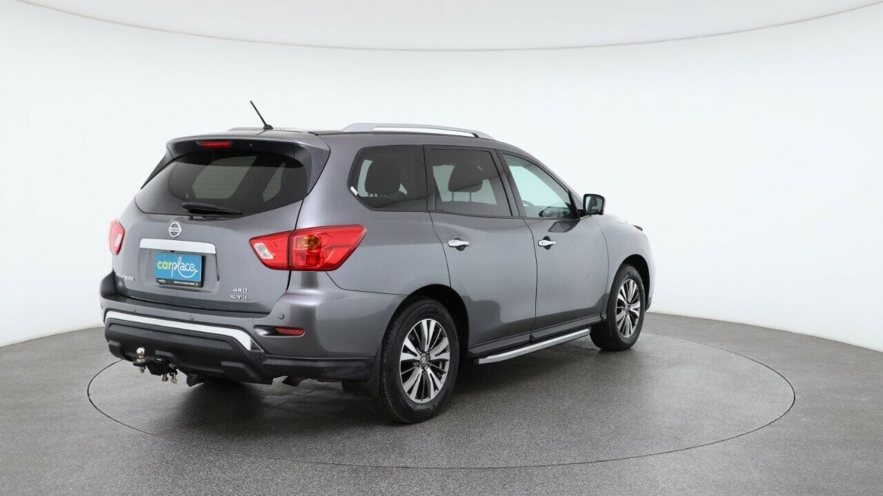 Nissan Pathfinder image 4