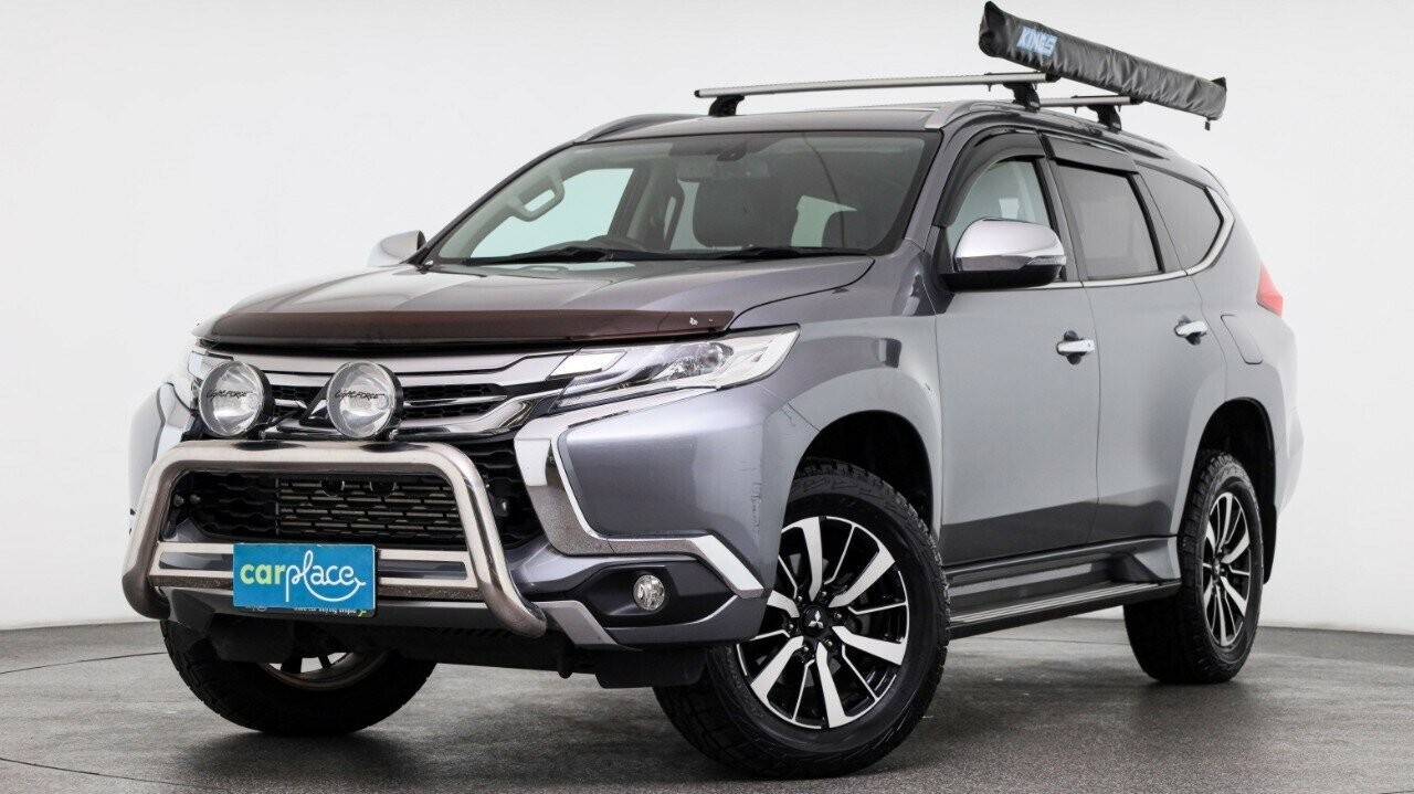 Mitsubishi Pajero Sport image 1