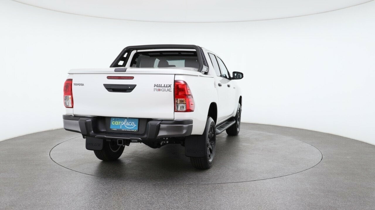 Toyota Hilux image 3