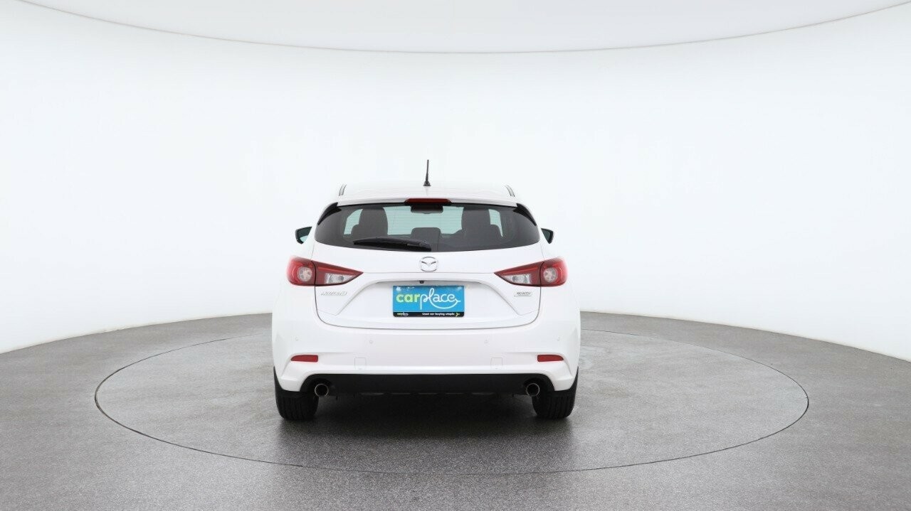 Mazda 3 image 2