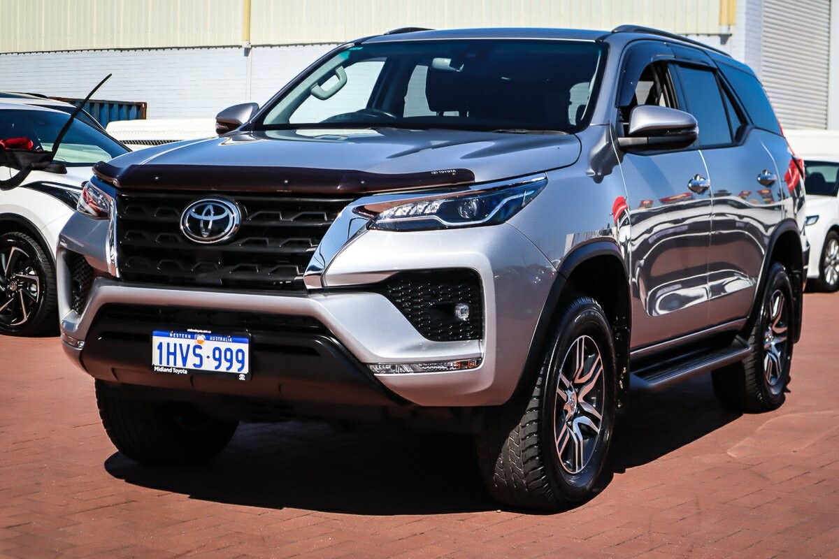 Toyota Fortuner image 4