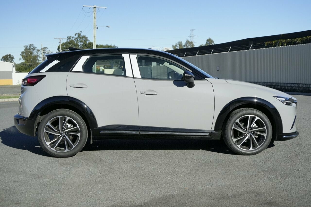 Mazda Cx-3 image 2