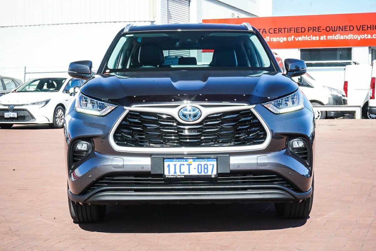 Toyota Kluger image 3