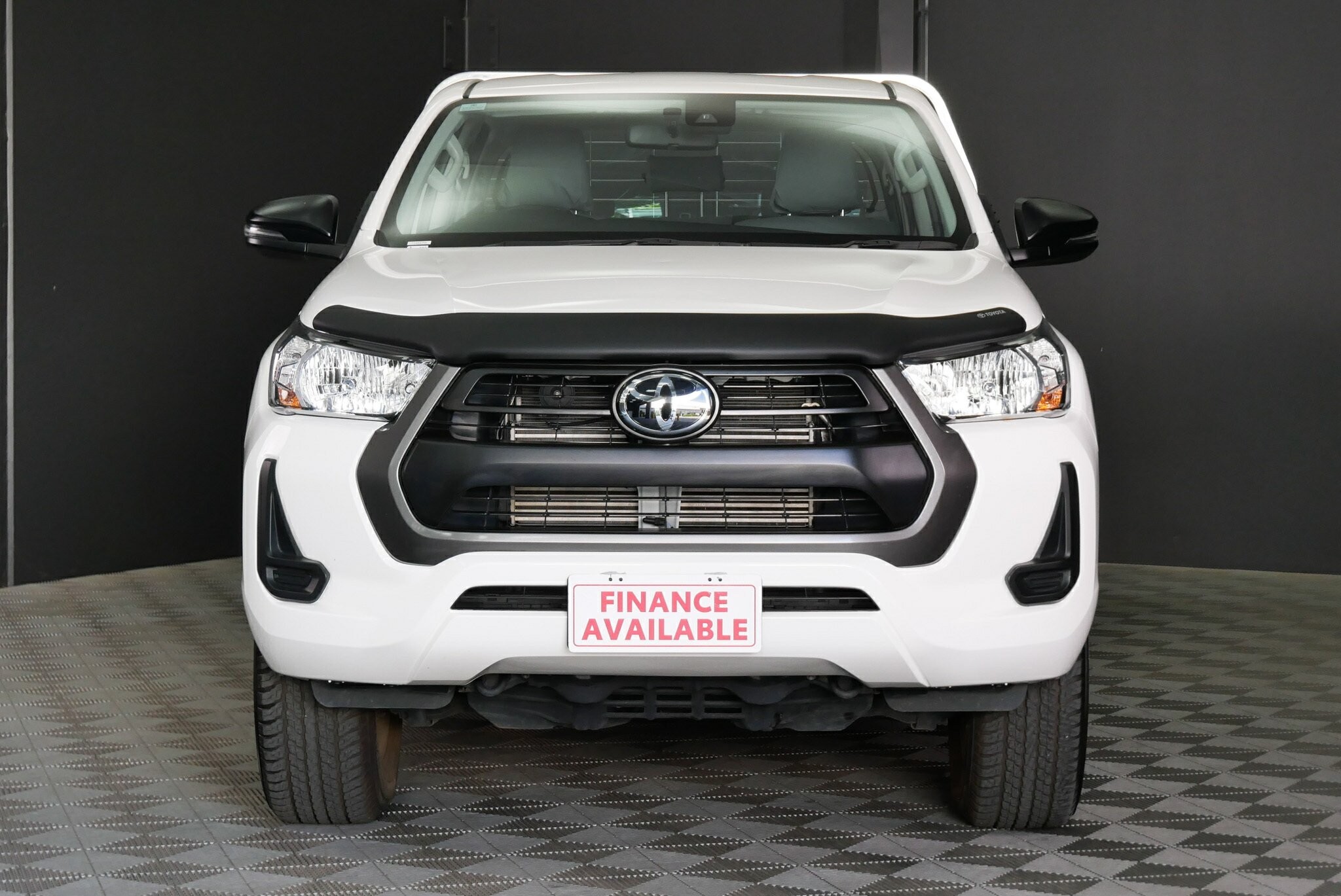 Toyota Hilux image 2