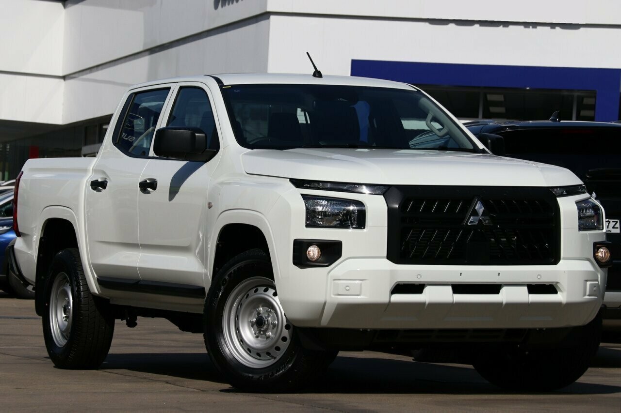 Mitsubishi Triton image 1