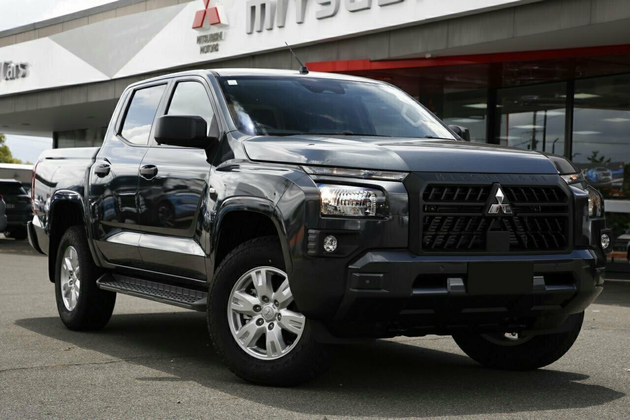 Mitsubishi Triton image 1