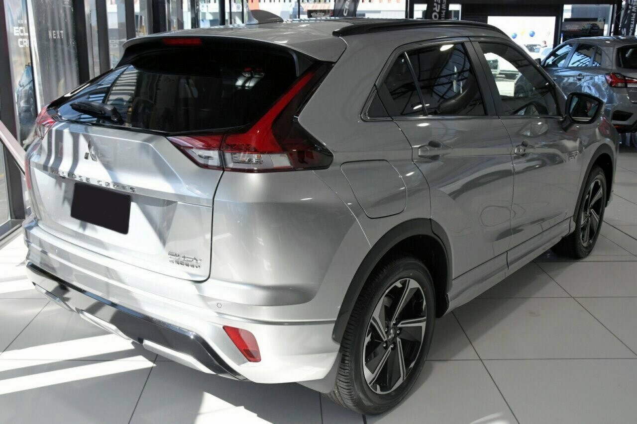 Mitsubishi Eclipse Cross image 2