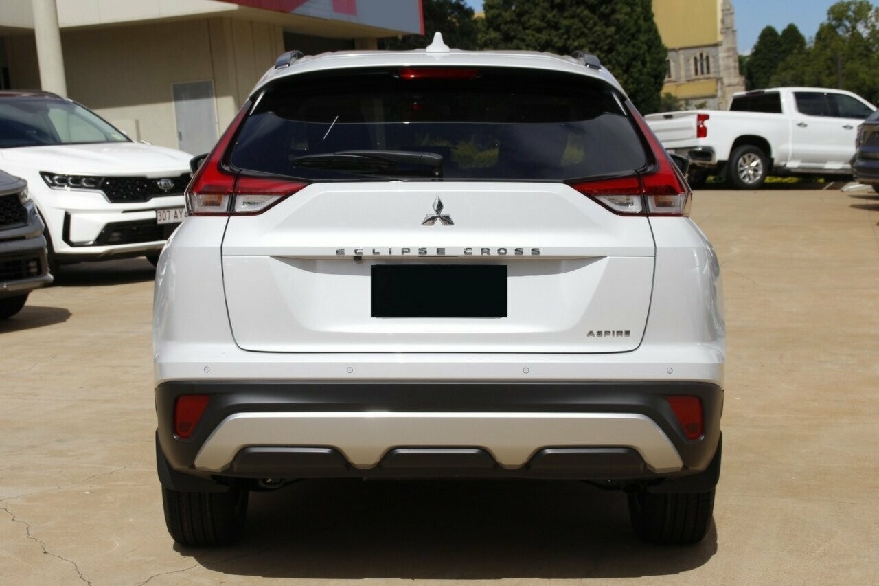 Mitsubishi Eclipse Cross image 3