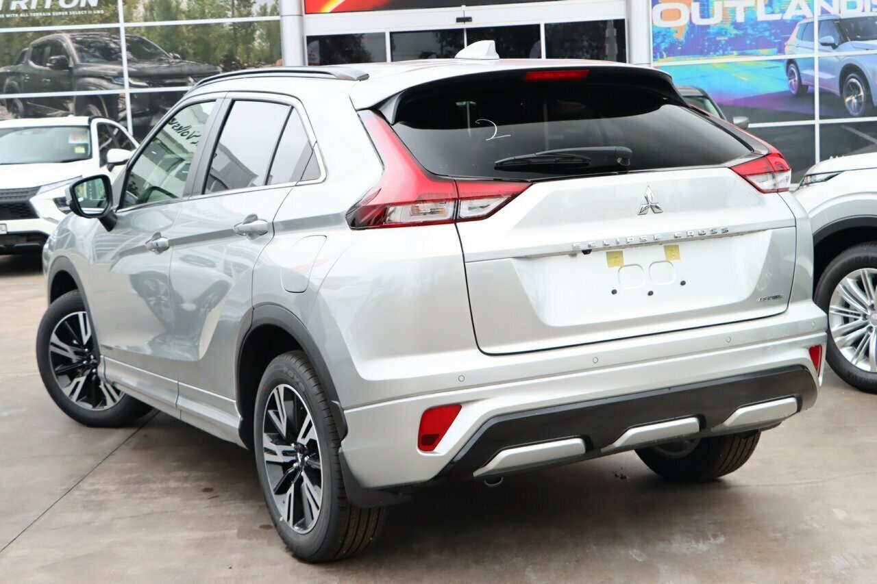 Mitsubishi Eclipse Cross image 3