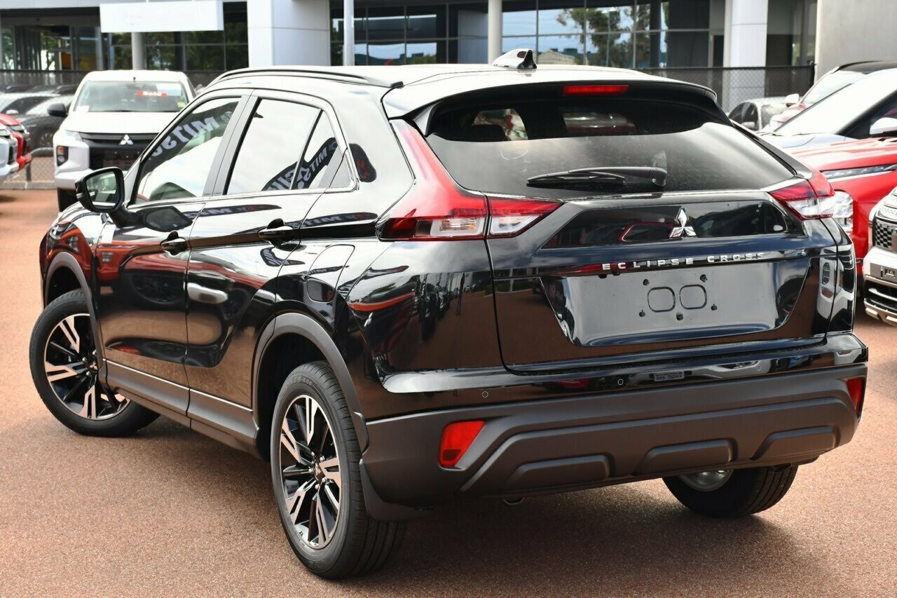 Mitsubishi Eclipse Cross image 3