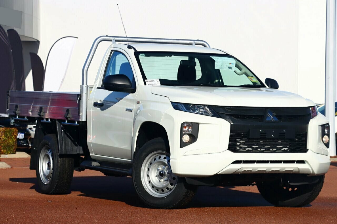 Mitsubishi Triton image 1