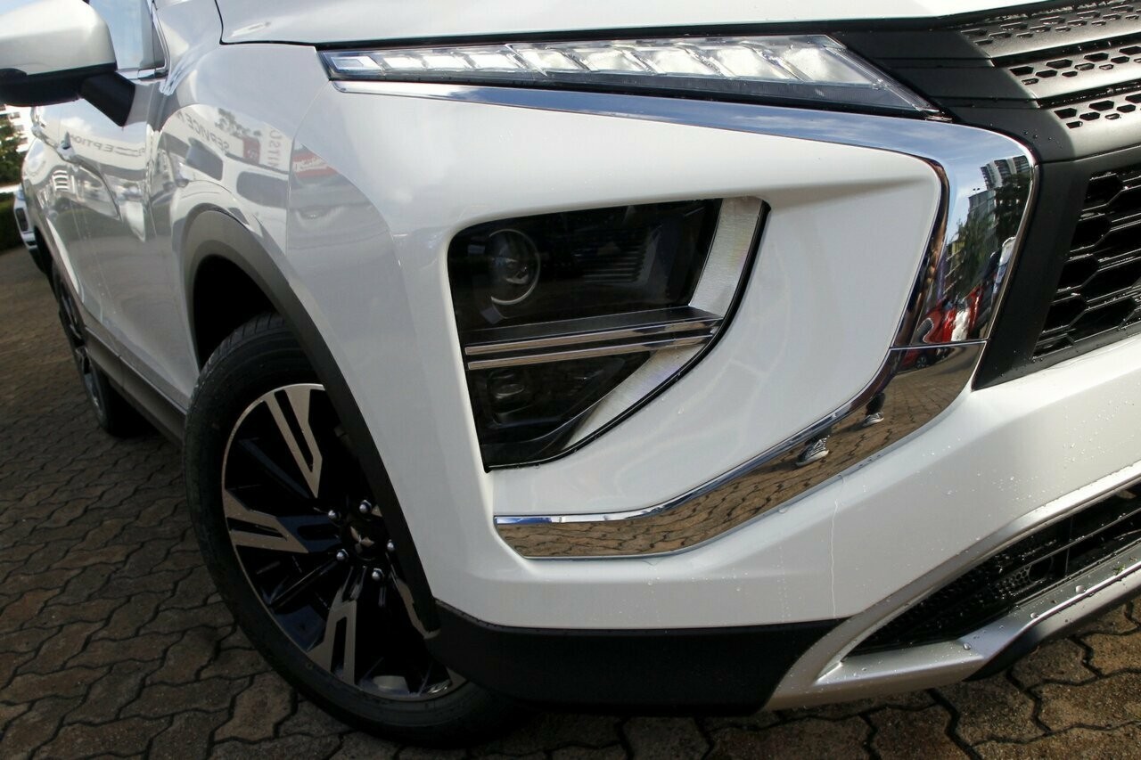 Mitsubishi Eclipse Cross image 2