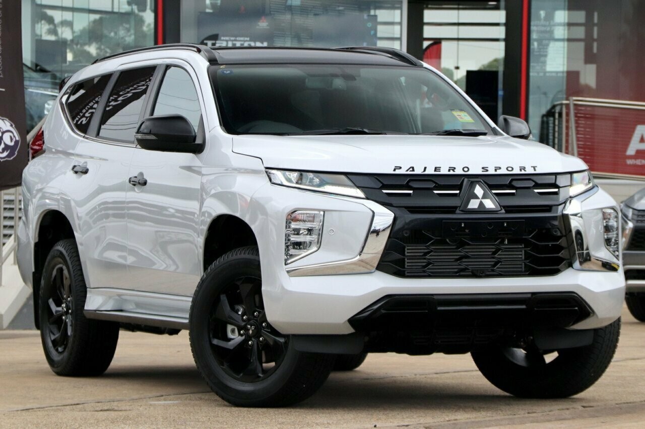 Mitsubishi Pajero Sport image 1