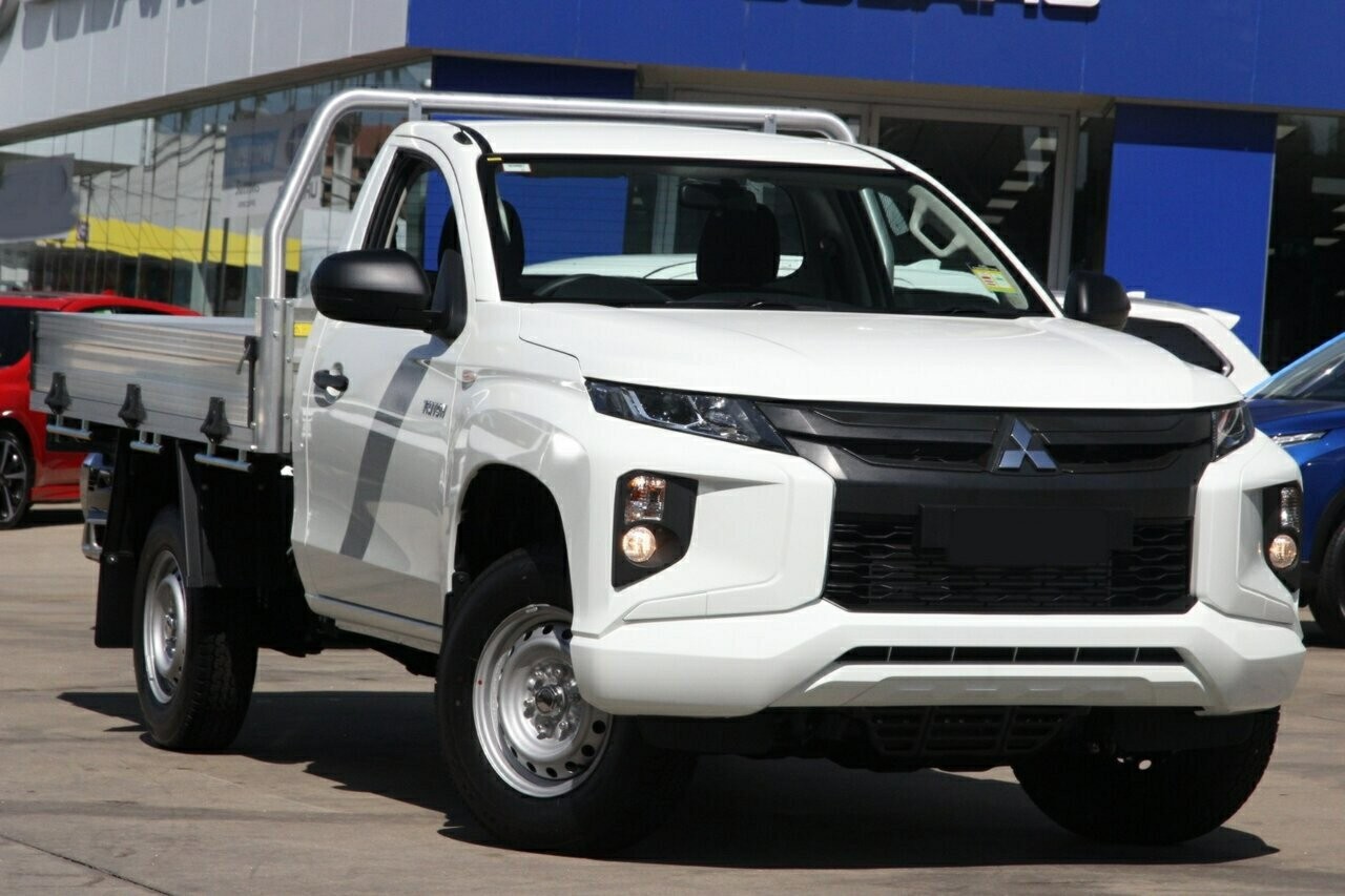 Mitsubishi Triton image 1