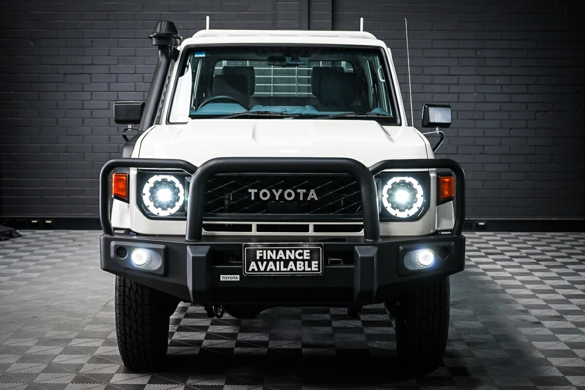 Toyota Landcruiser image 3