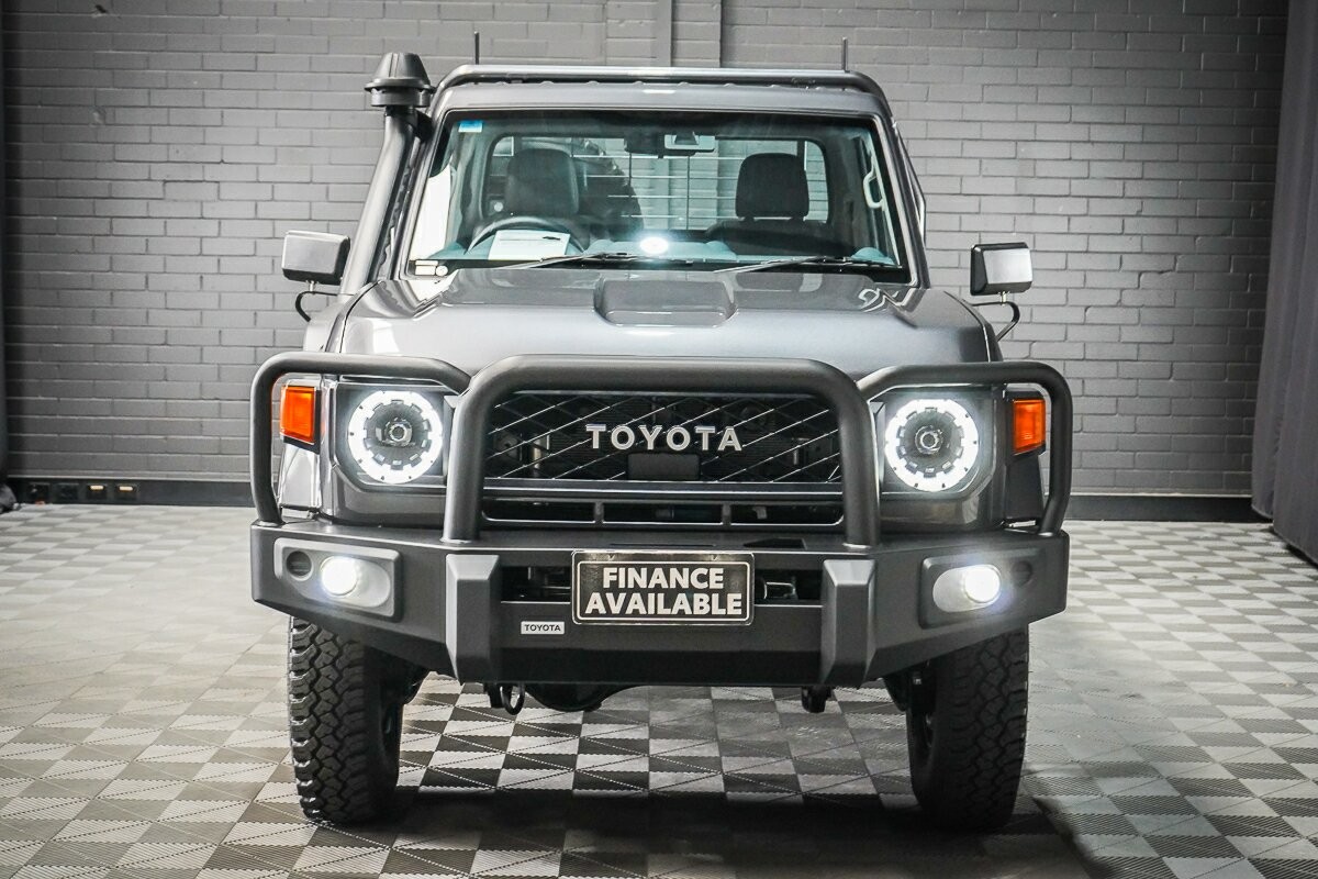 Toyota Landcruiser image 3