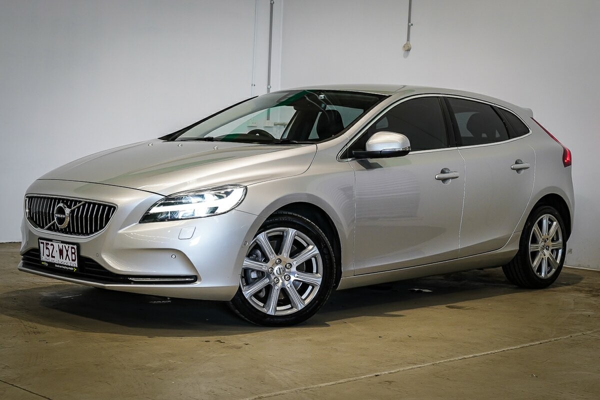 Volvo V40 image 1