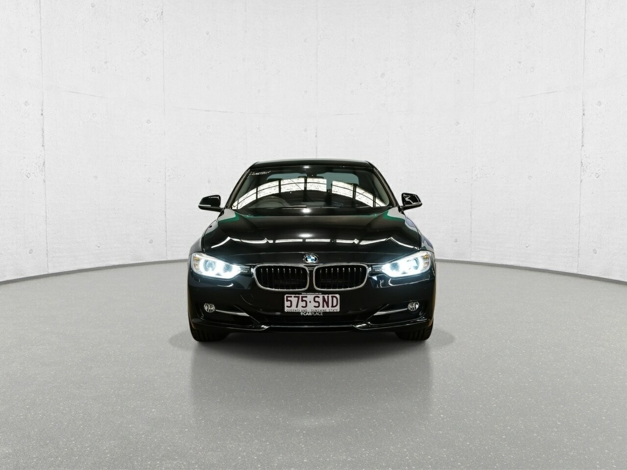 BMW 3 Series image 2