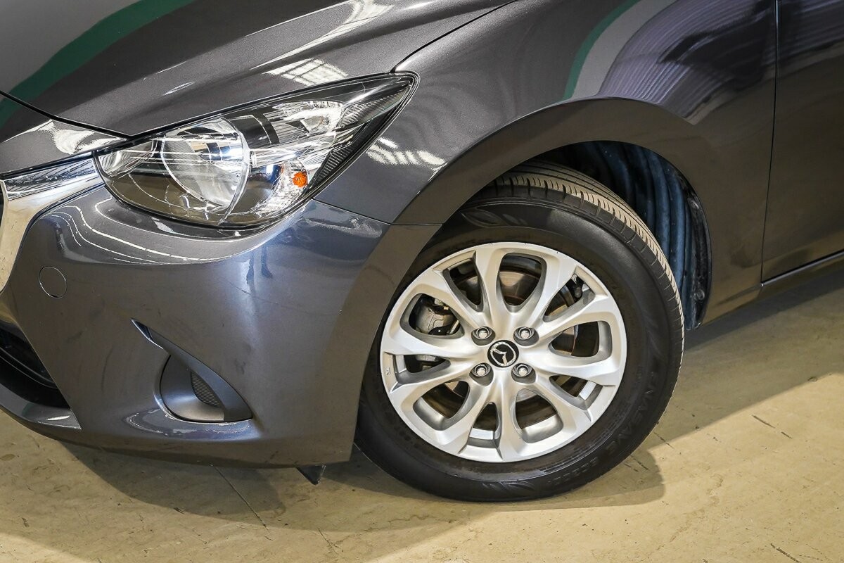 Mazda 2 image 2