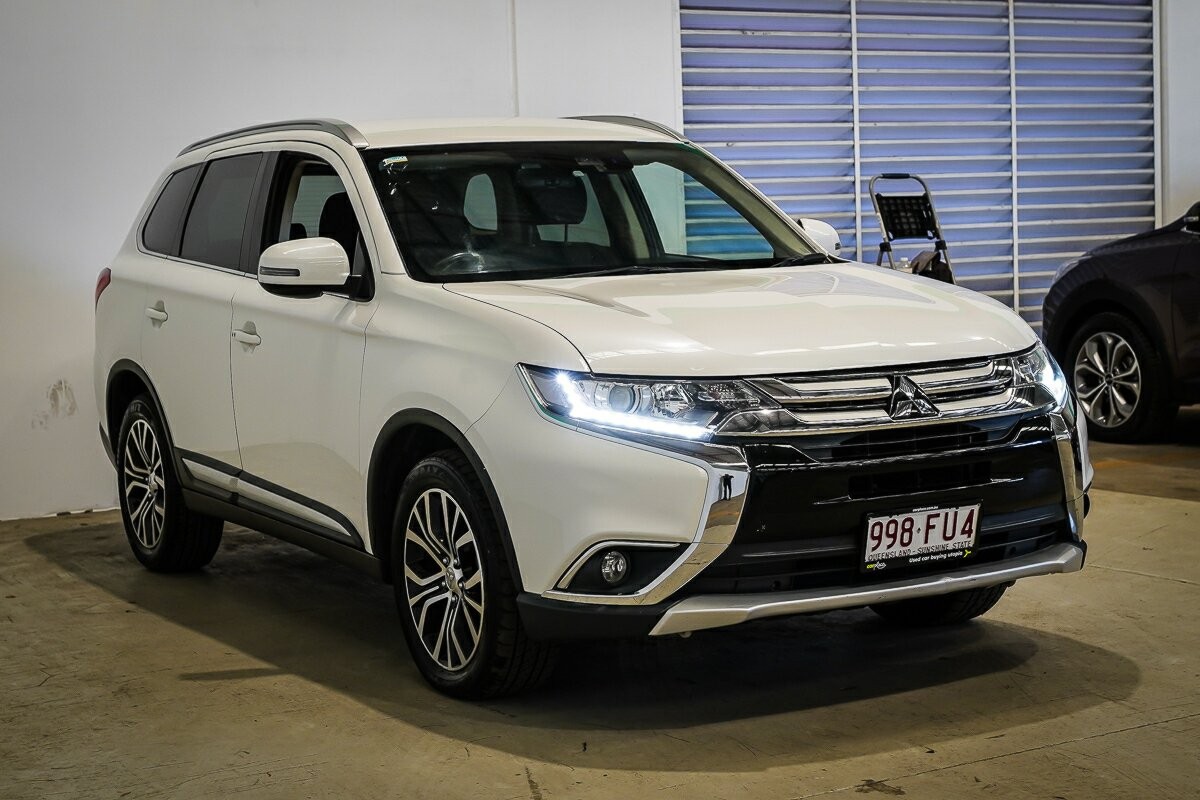 Mitsubishi Outlander image 4