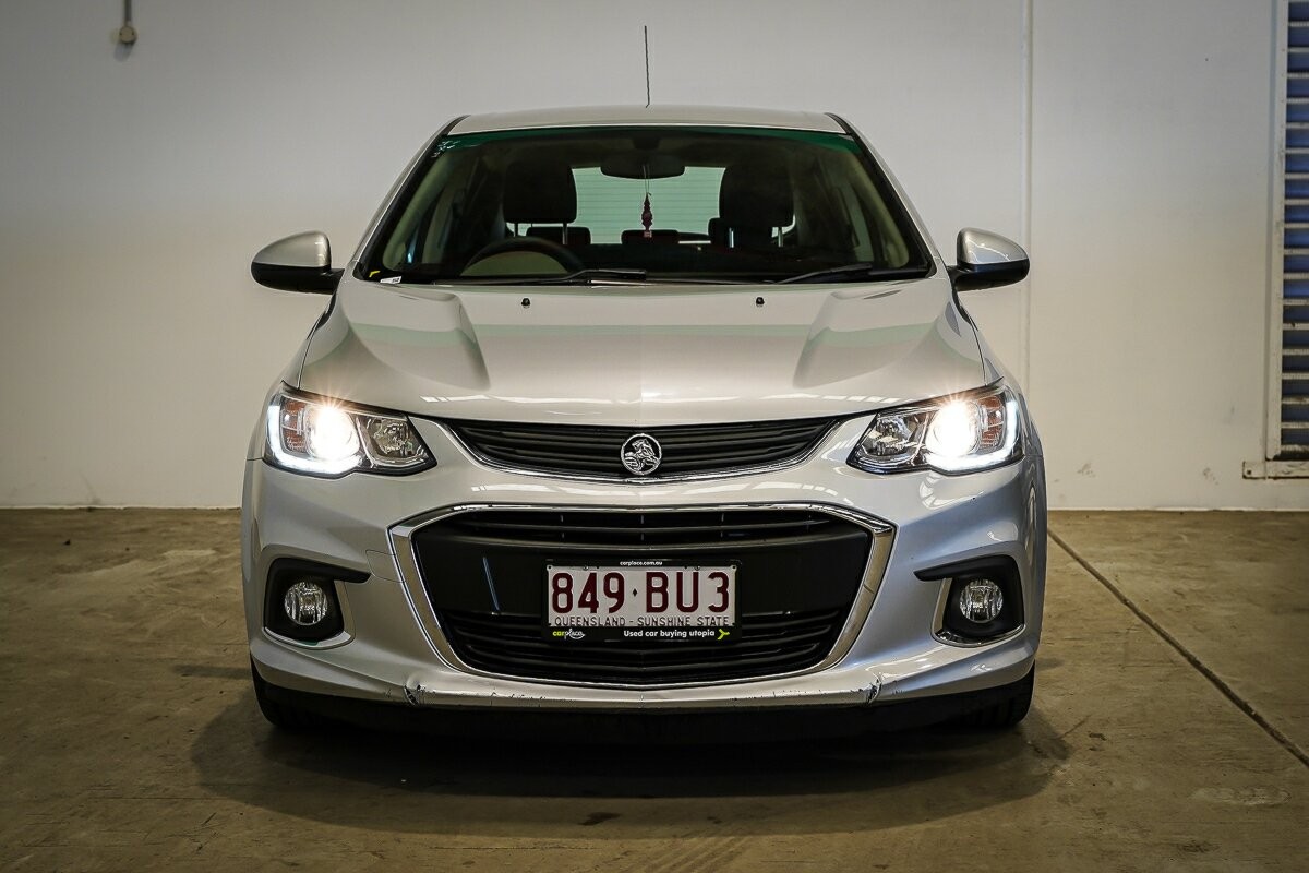 Holden Barina image 3