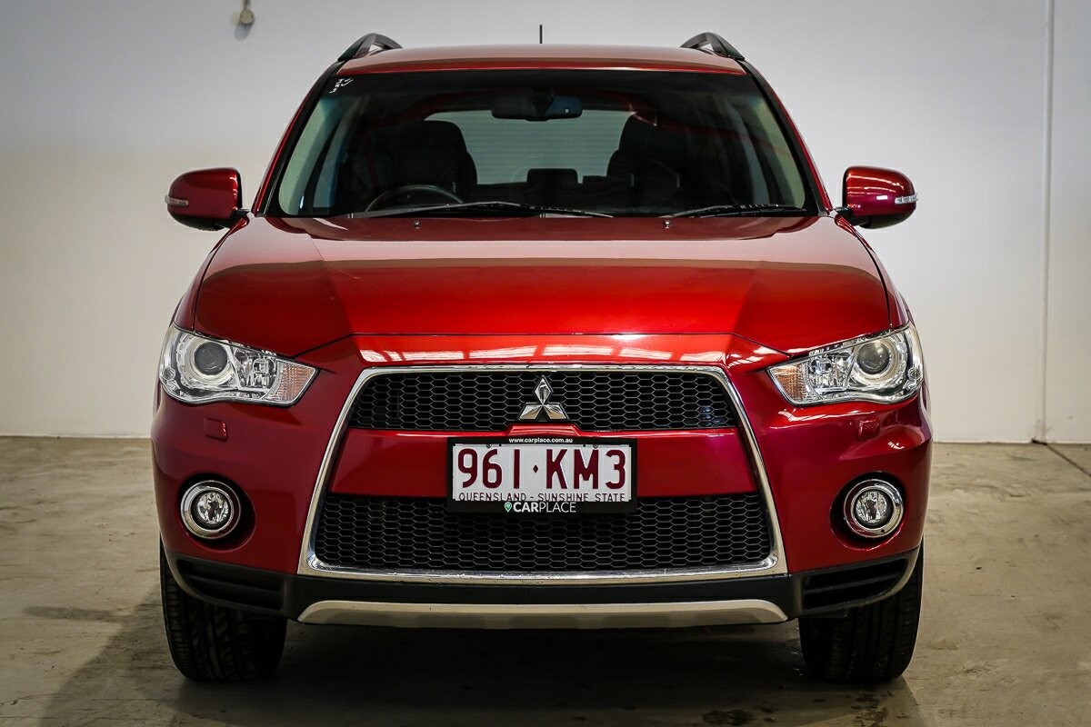 Mitsubishi Outlander image 3