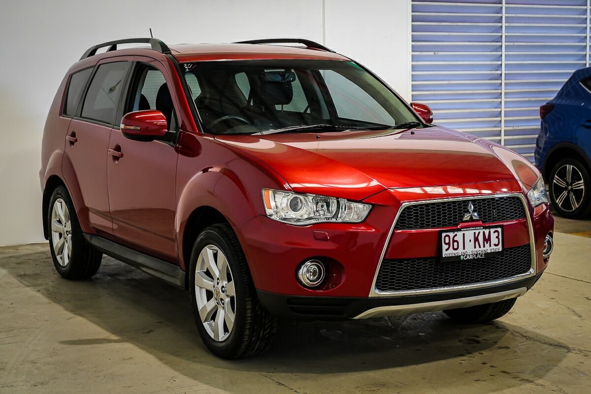 Mitsubishi Outlander image 4