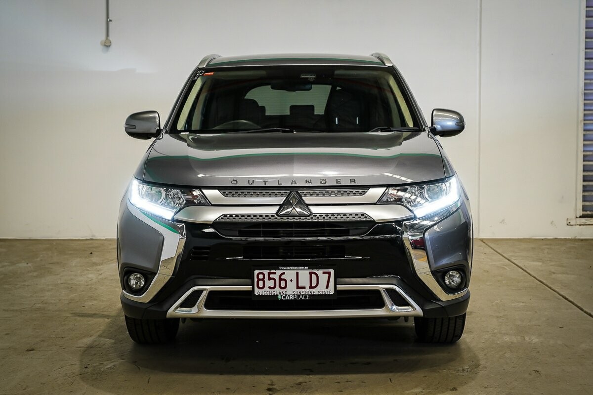 Mitsubishi Outlander image 3