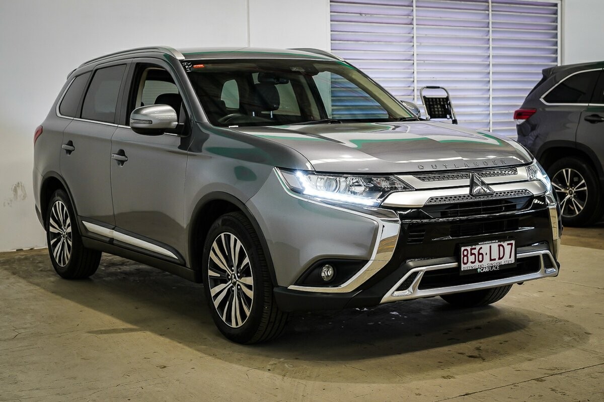 Mitsubishi Outlander image 4