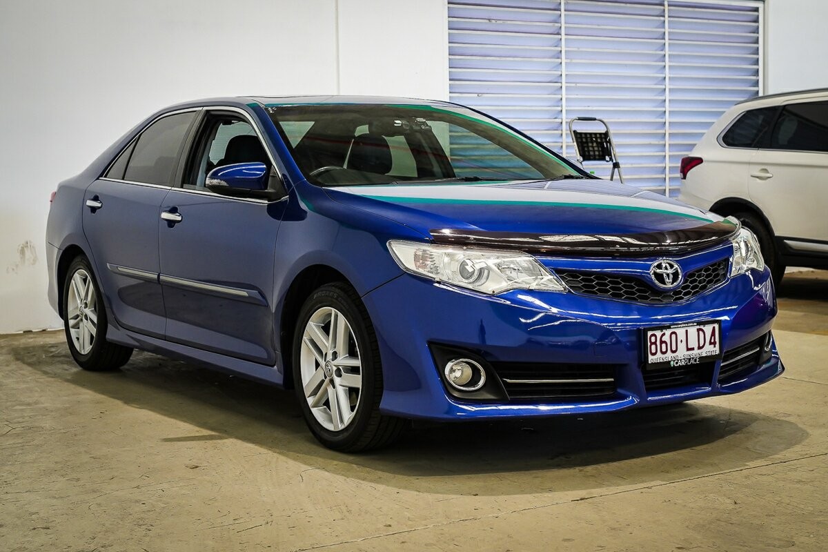 Toyota Camry image 4