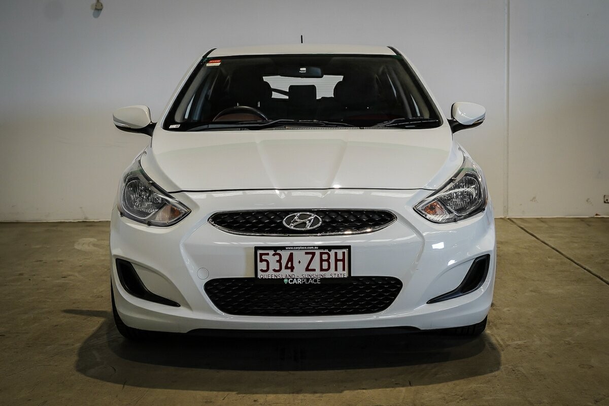 Hyundai Accent image 2