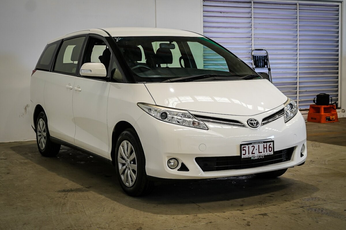 Toyota Tarago image 4