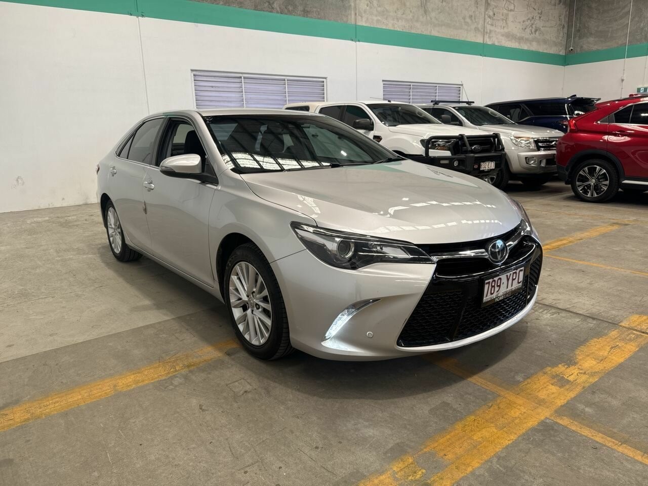 Toyota Camry image 2