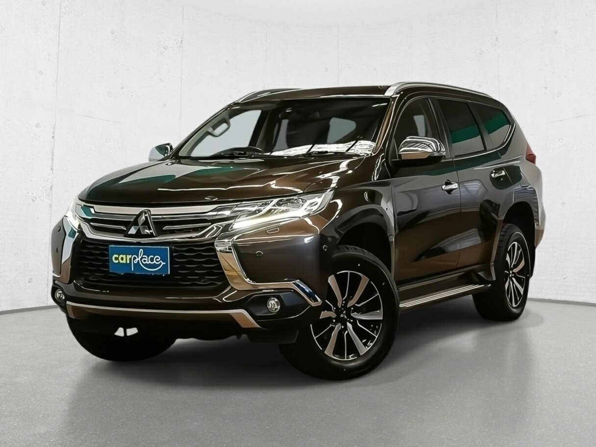 Mitsubishi Pajero Sport image 1