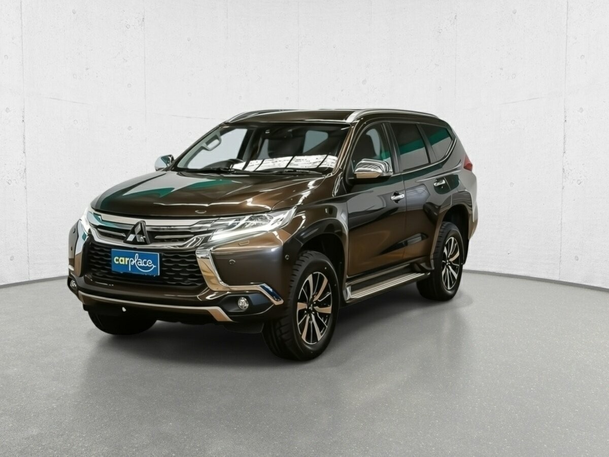 Mitsubishi Pajero Sport image 3