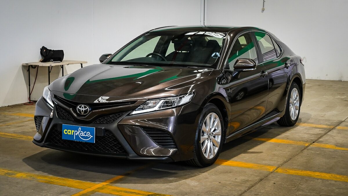 Toyota Camry image 4