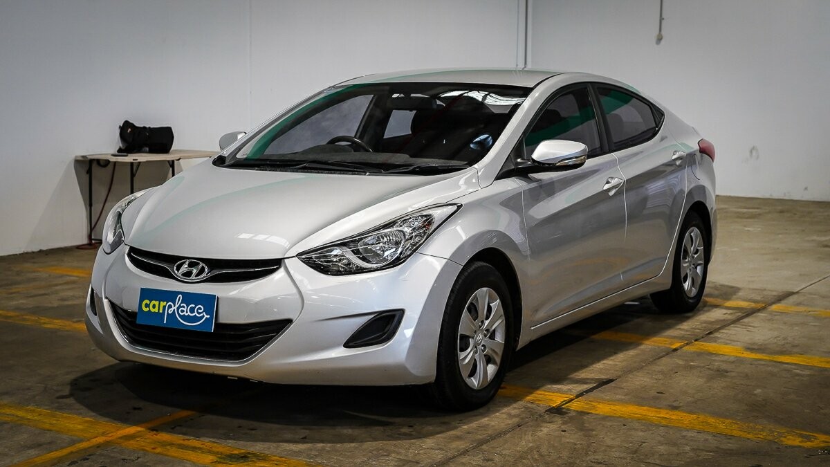 Hyundai Elantra image 4