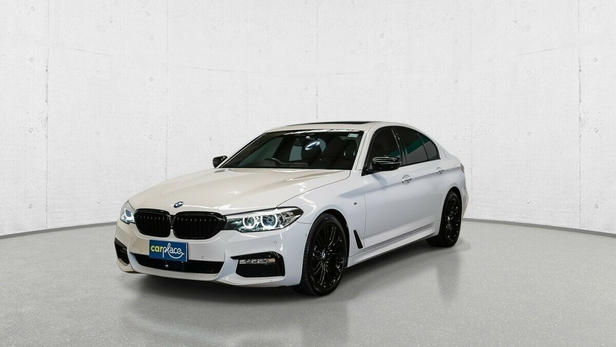 BMW 5 Series image 3