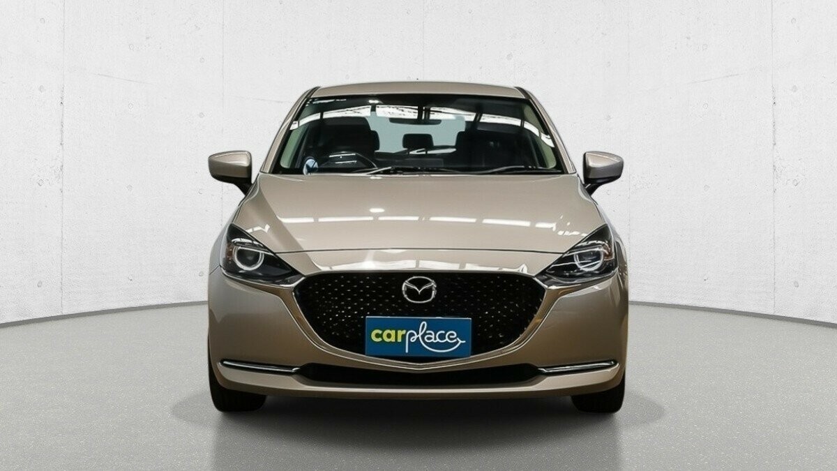 Mazda 2 image 2