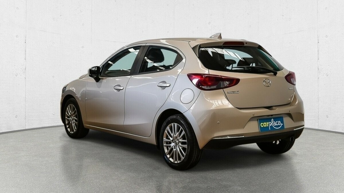 Mazda 2 image 4