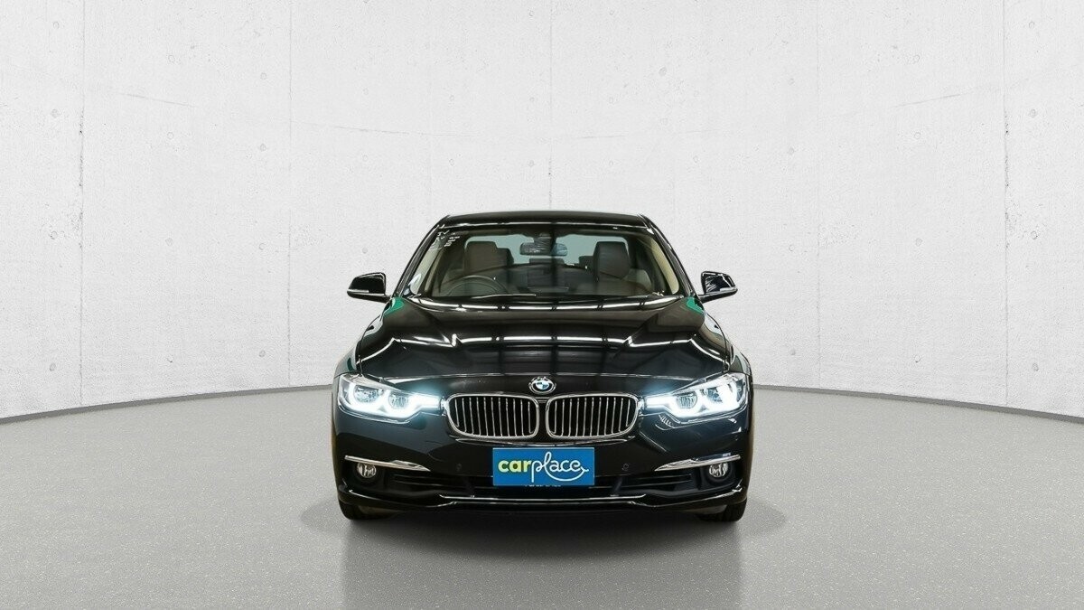 BMW 3 Series image 2